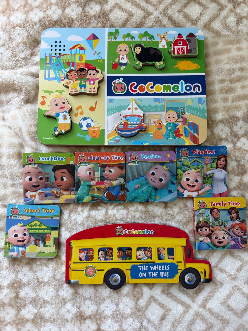 CoComelon Wooden Puzzle mini books